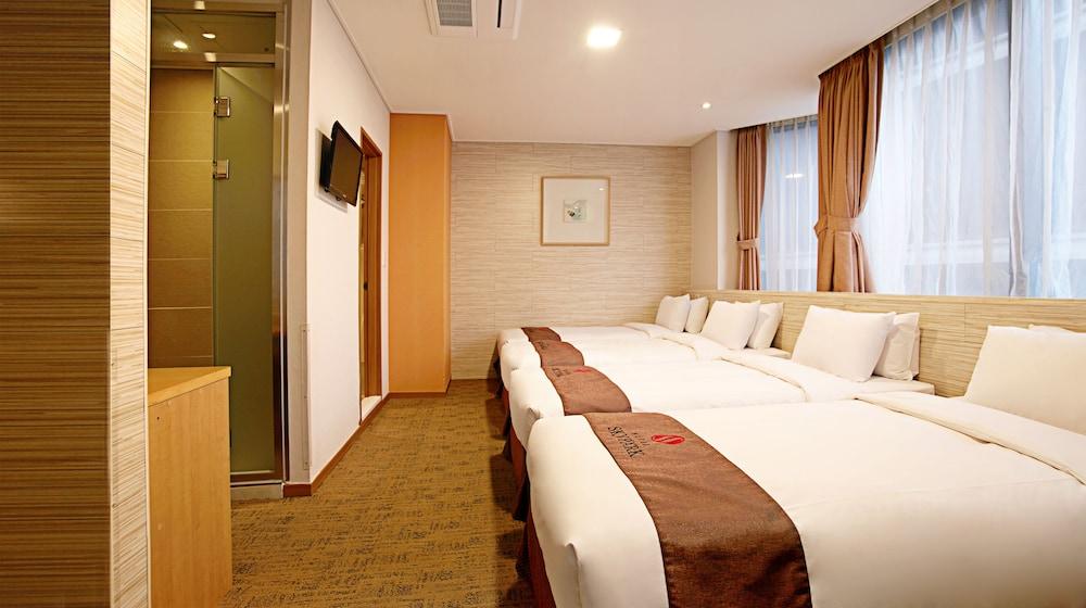 Skypark Myeongdong 2 3* Seoul